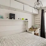 Small comfortable studio near Eiffel Tower