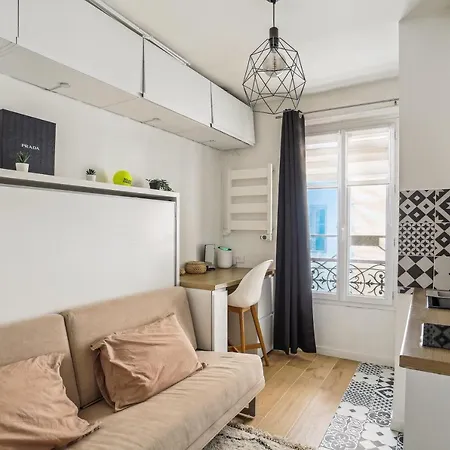 Small Comfortable Near Eiffel Tower * Parigi